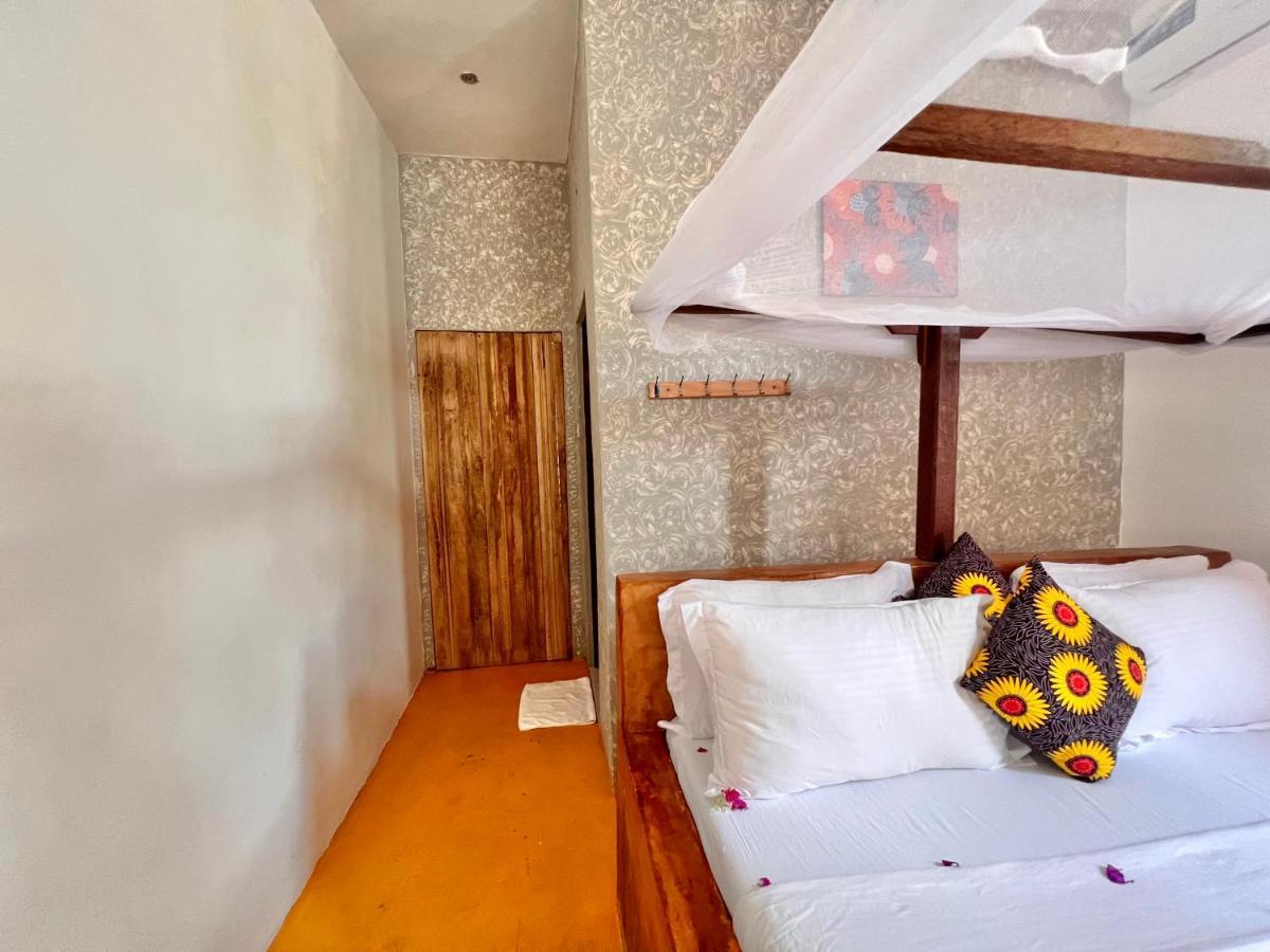 ジャンビアニ Barabara House Bed & Breakfast エクステリア 写真