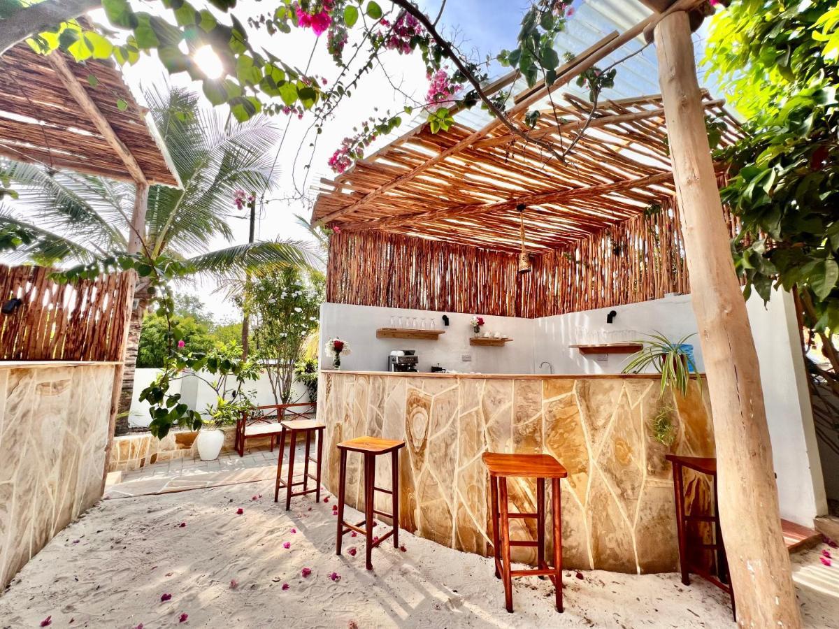 ジャンビアニ Barabara House Bed & Breakfast エクステリア 写真