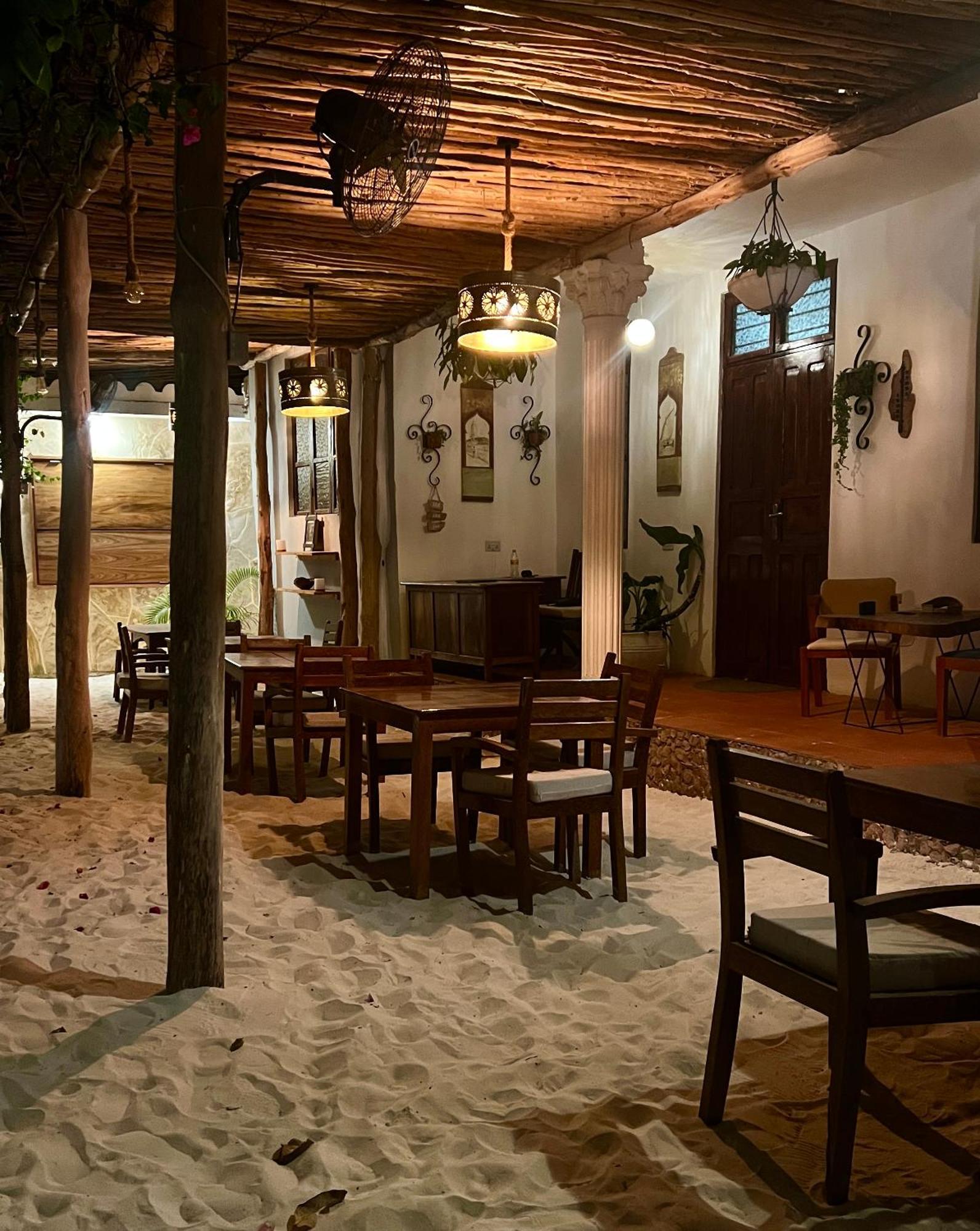ジャンビアニ Barabara House Bed & Breakfast エクステリア 写真