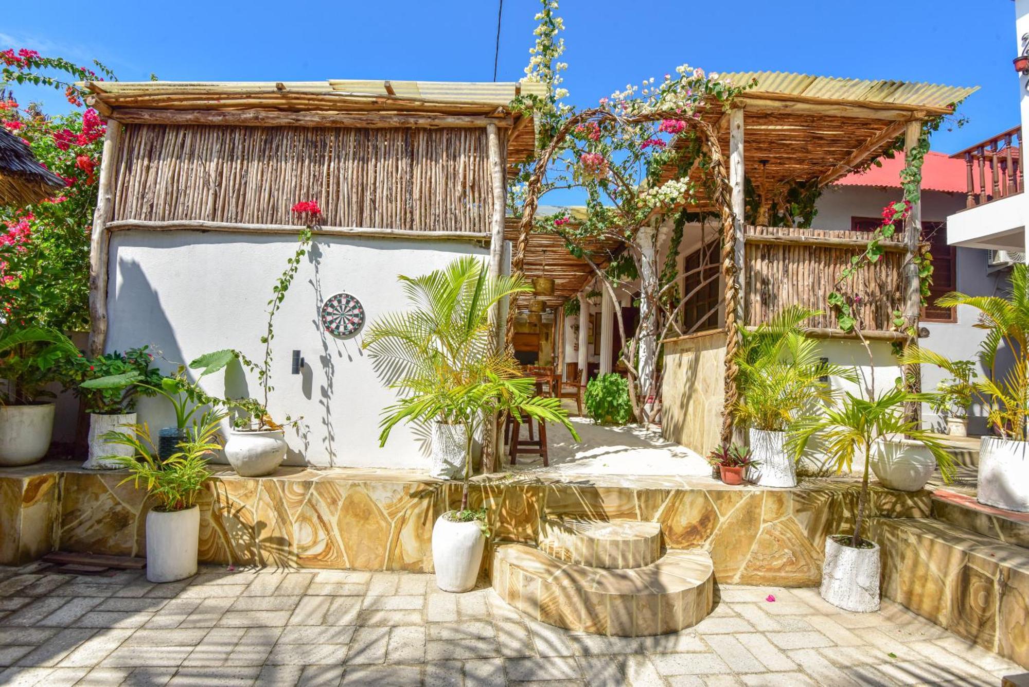 ジャンビアニ Barabara House Bed & Breakfast エクステリア 写真