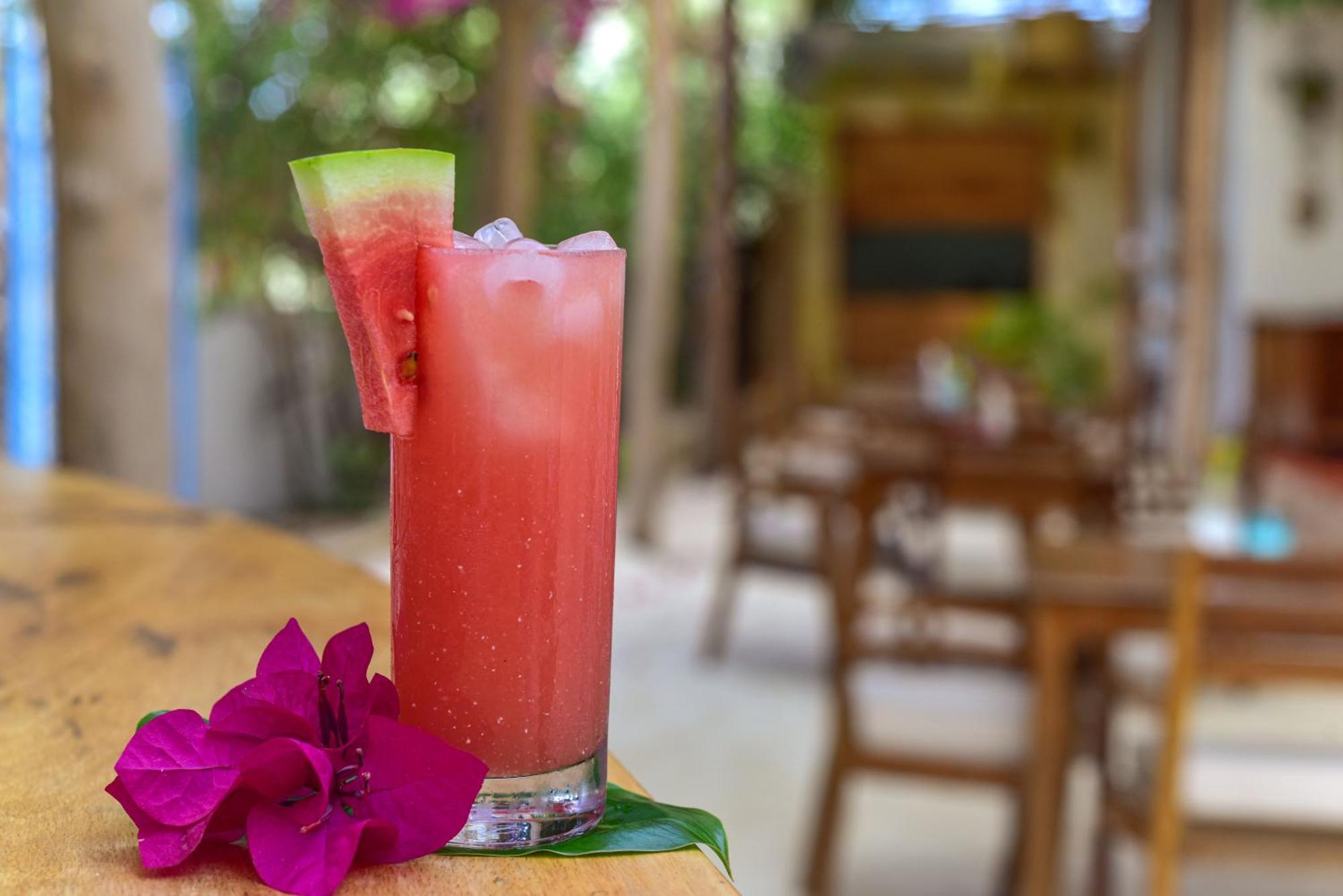 ジャンビアニ Barabara House Bed & Breakfast エクステリア 写真