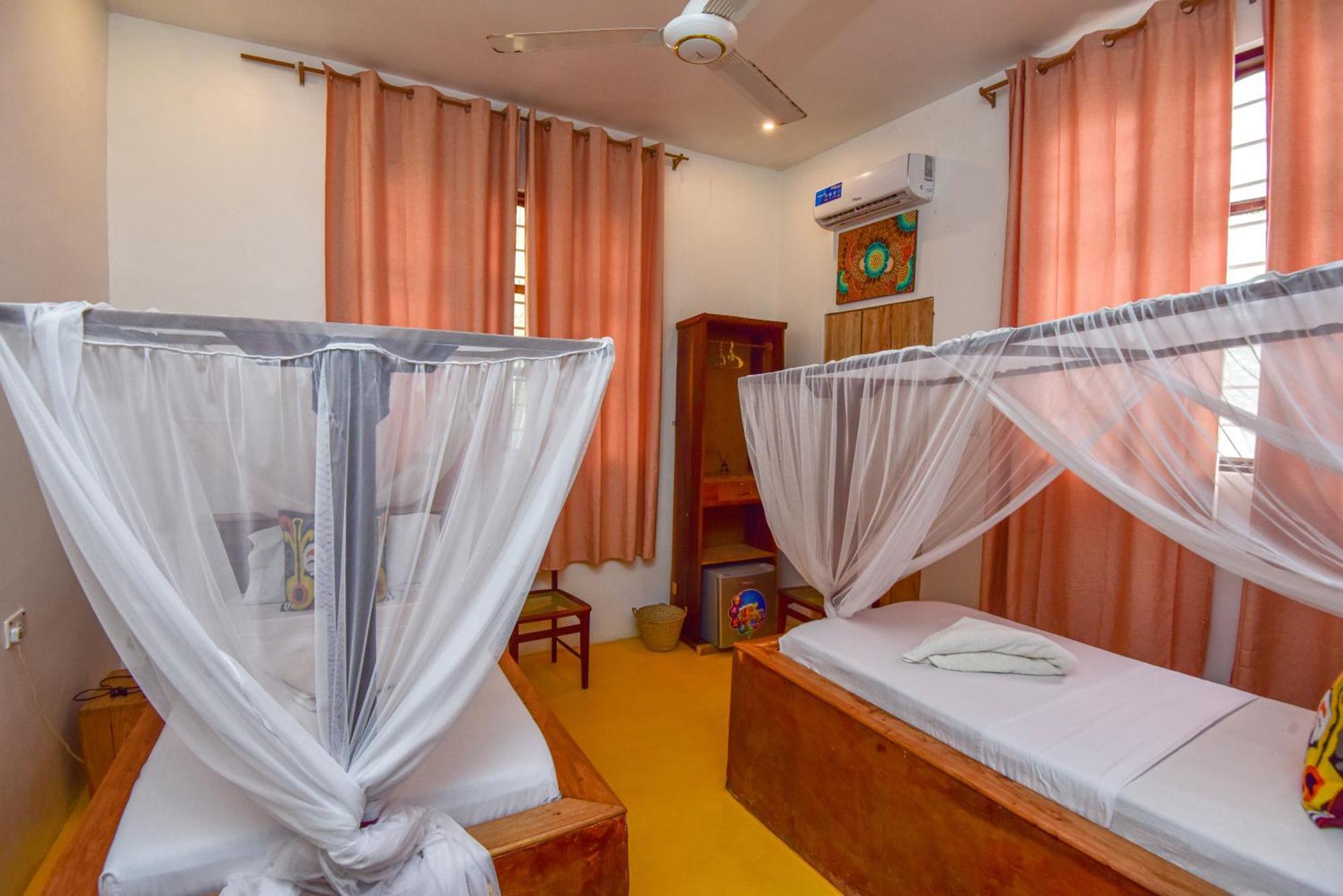 ジャンビアニ Barabara House Bed & Breakfast エクステリア 写真