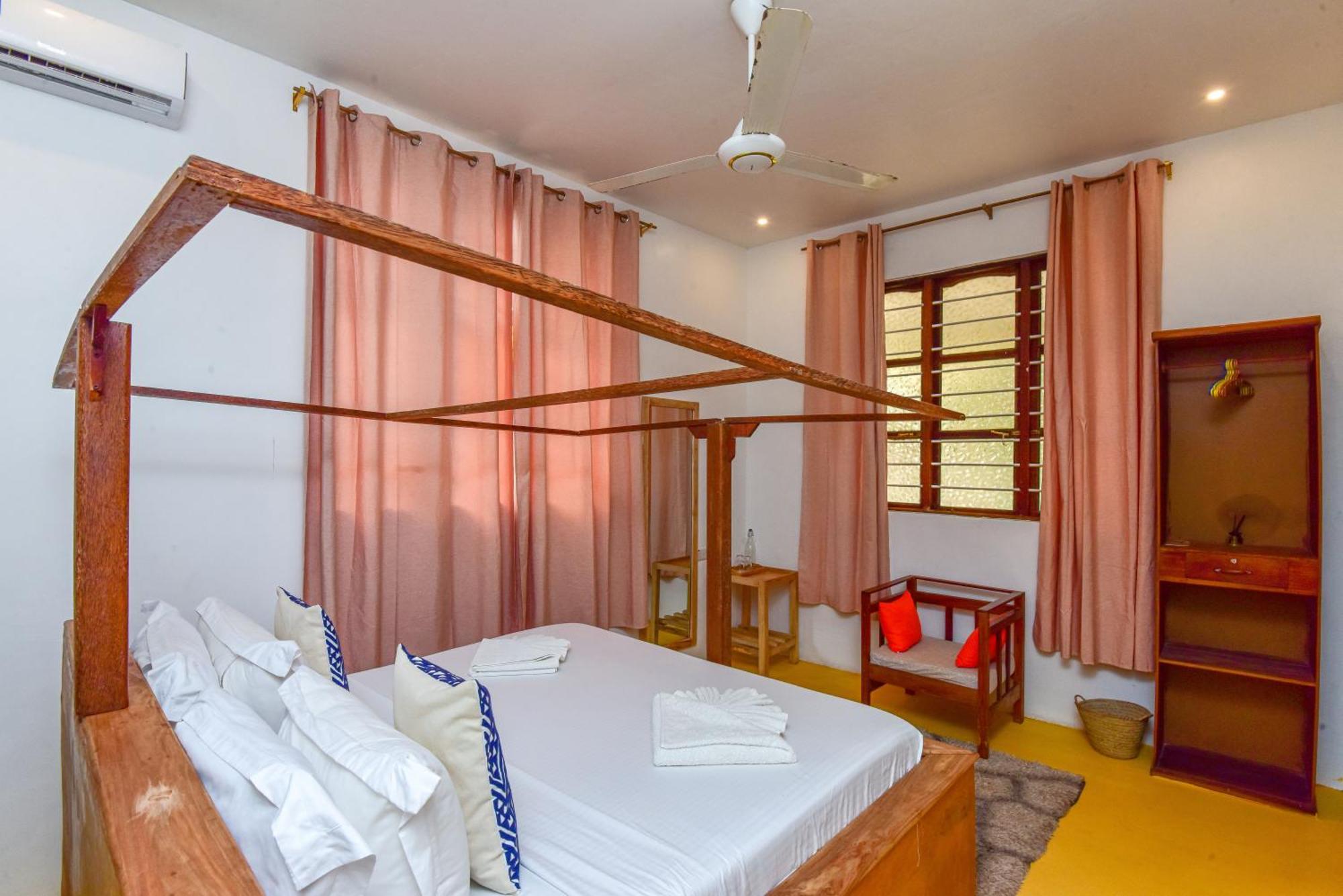 ジャンビアニ Barabara House Bed & Breakfast エクステリア 写真