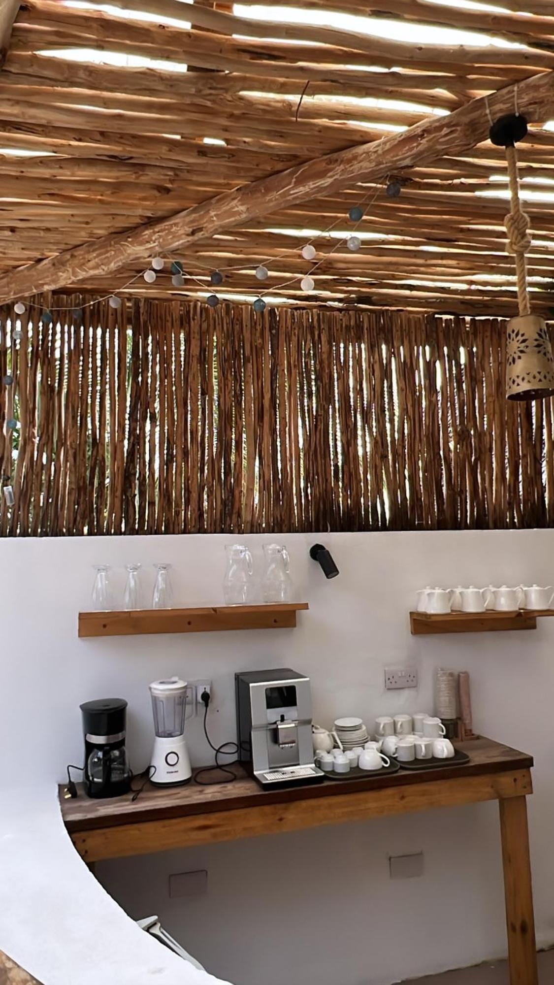 ジャンビアニ Barabara House Bed & Breakfast エクステリア 写真